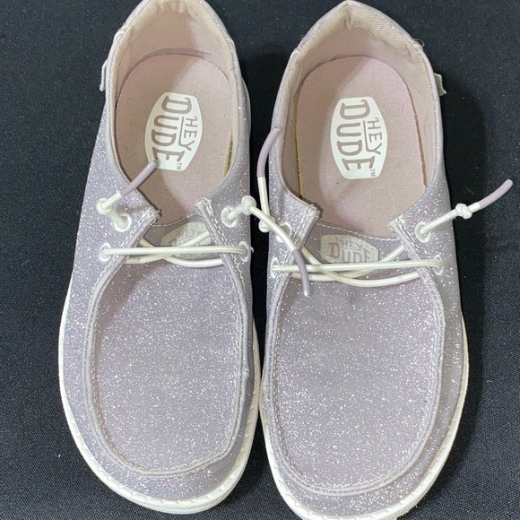 Hey Dude GIRLS SIZE 2 GLITTER Loafers - LILAC VERY GOOD CONDITION - Picture 1 of 11